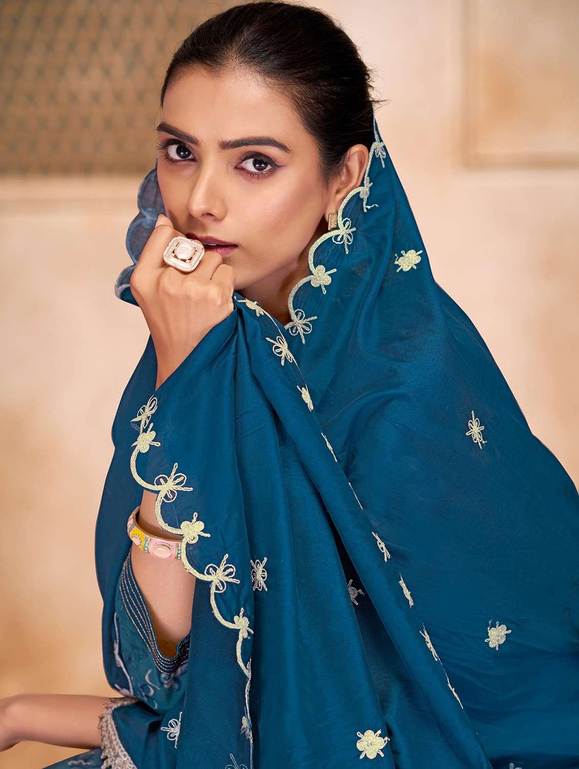 women floral three quarter sleeve kurta pant with dupatta set - 22282398 -  Standard Image - 4