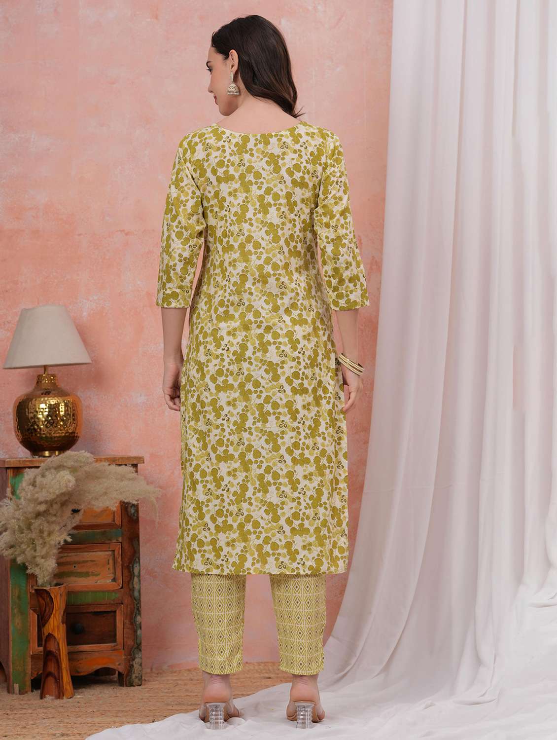 women printed kurta and pant with dupatta set - 22283041 -  Standard Image - 4