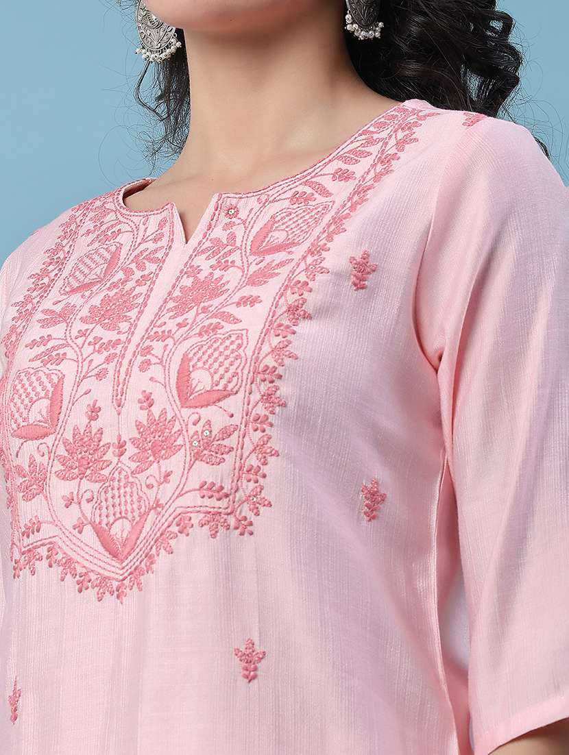 Women Embroidered Three Quarter Sleeves Straight Kurta - 22284492 -  Standard Image - 1