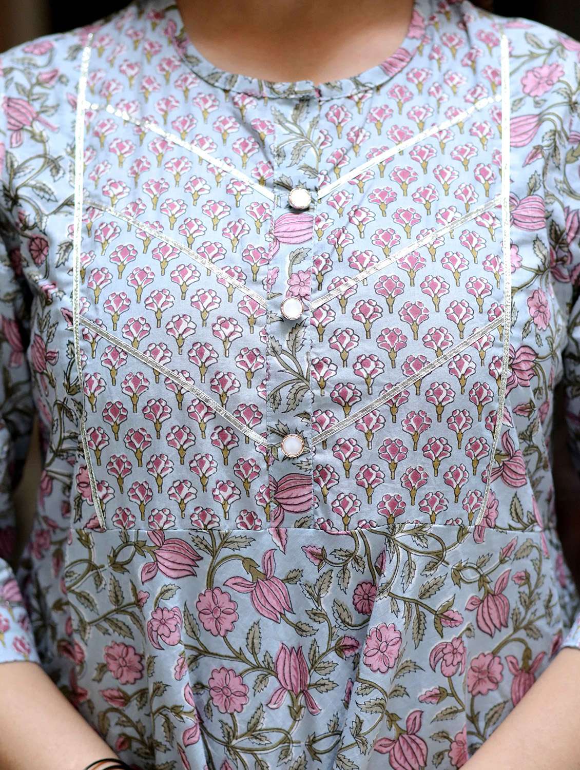 women printed three quarter sleeve anarkali kurta - 22285506 -  Standard Image - 4