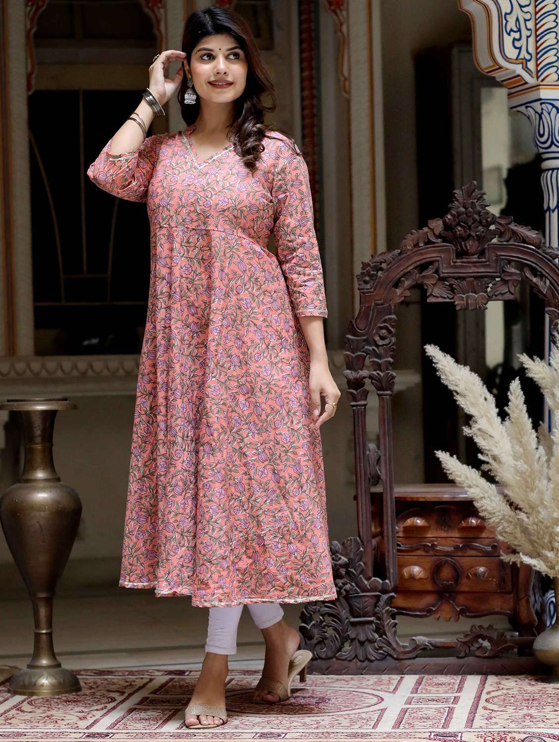 Women Floral Printed Three Quarter Sleeve Anarkali Kurta - 22285508 -  Standard Image - 1