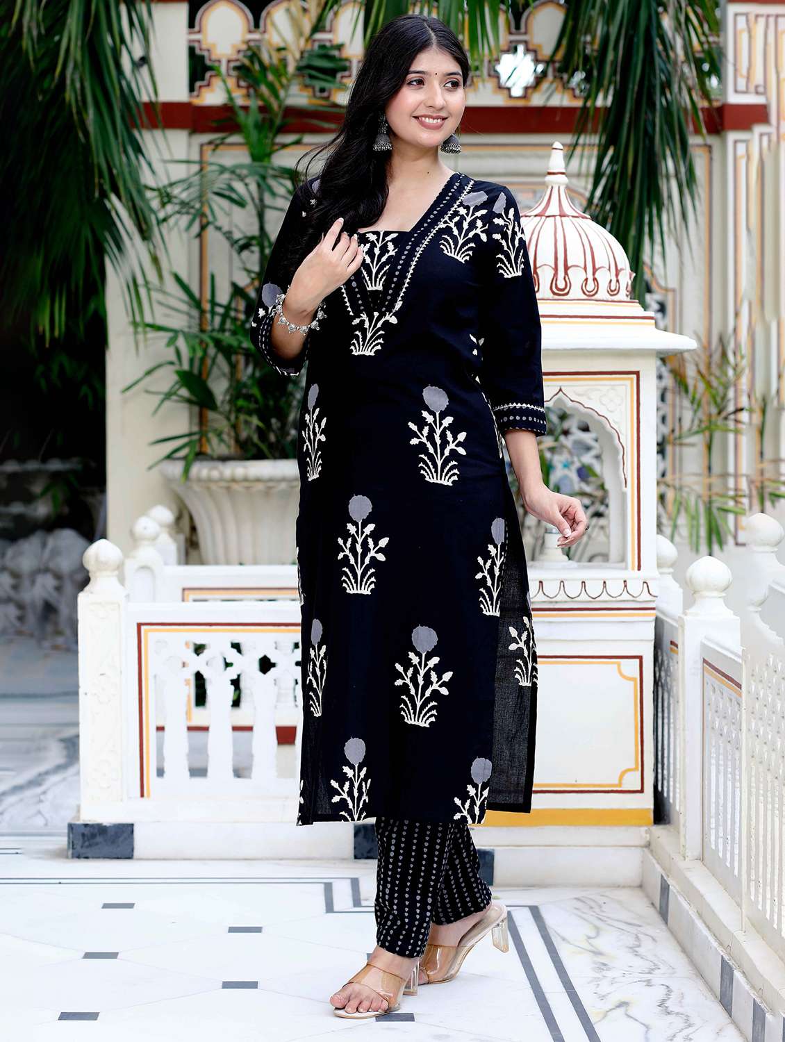 women printed three quarter sleeve kurta pant set - 22285607 -  Standard Image - 1