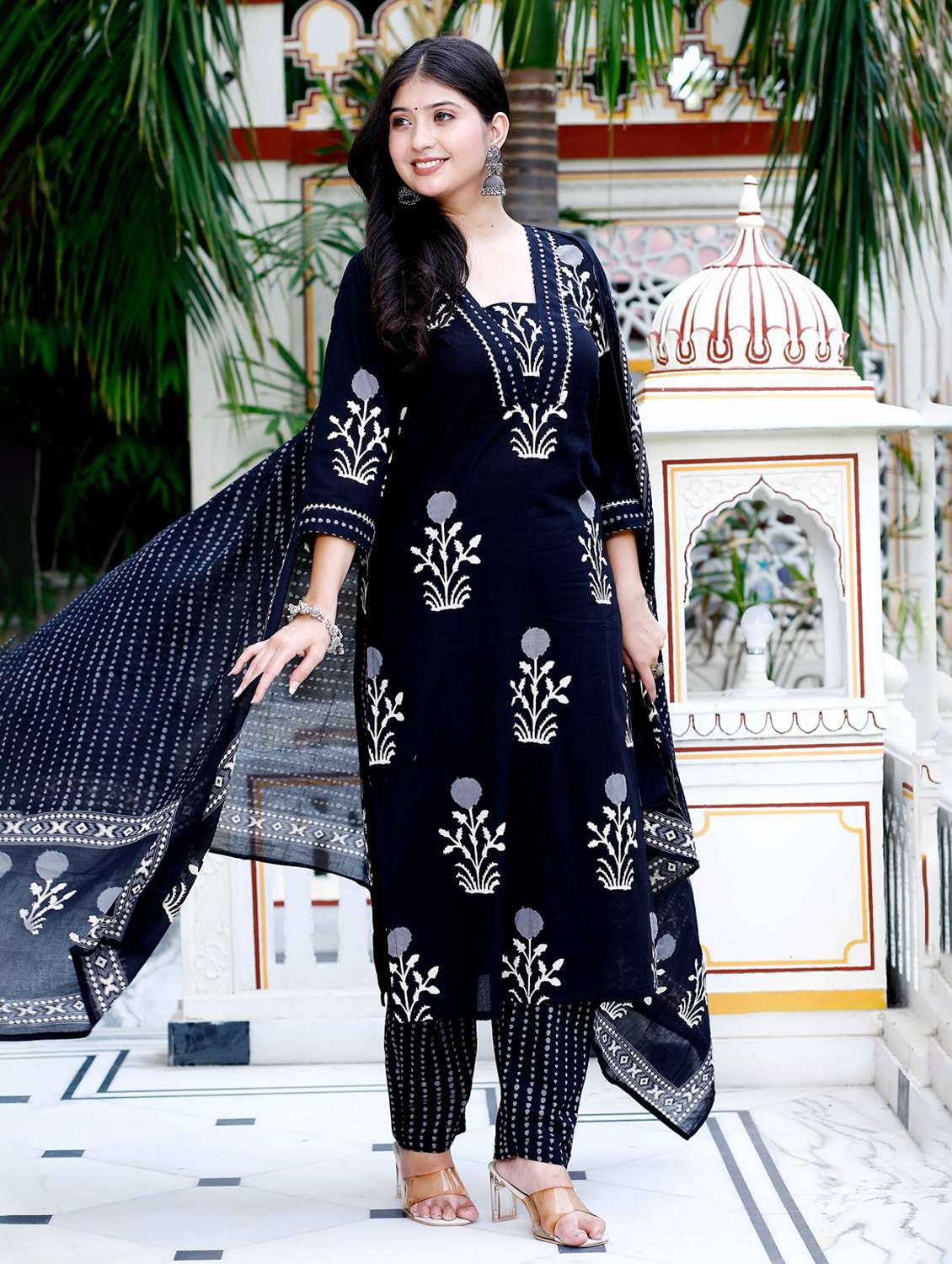 women printed three quarter sleeve kurta pant with dupatta set - 22285608 -  Standard Image - 1