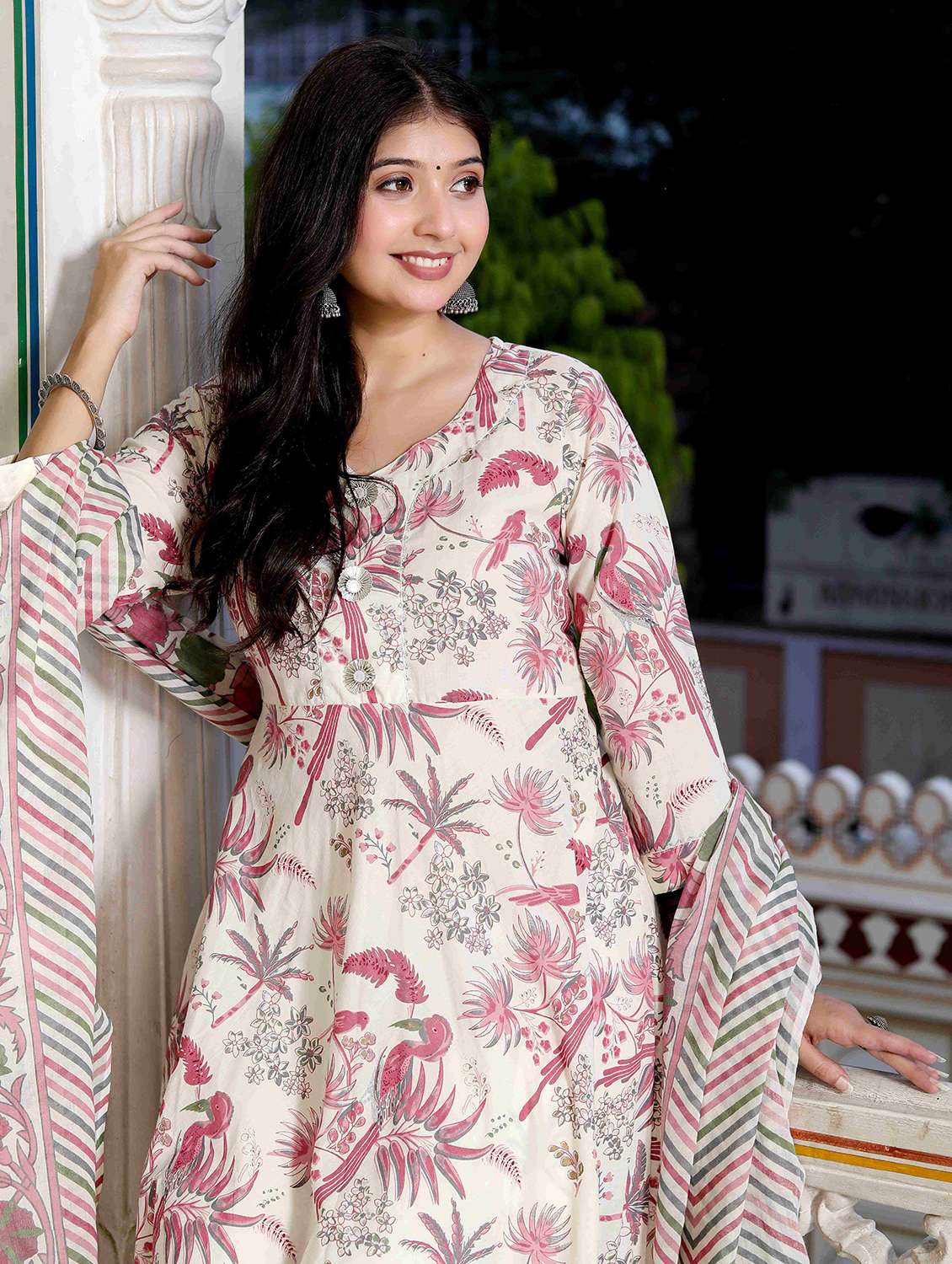 women floral three quarter sleeve kurta with dupatta set - 22285615 -  Standard Image - 4