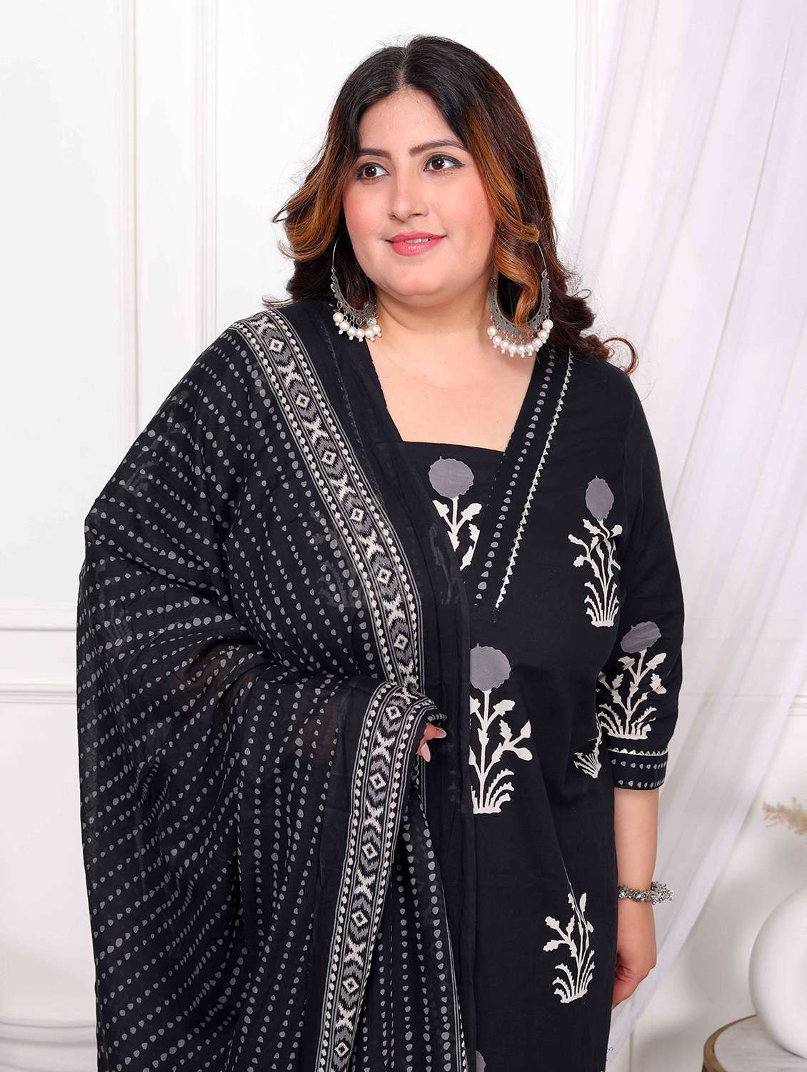 Women Plus Size Printed Three Quarter Sleeve Kurta Pant With Dupatta Set - 22285622 -  Standard Image - 4