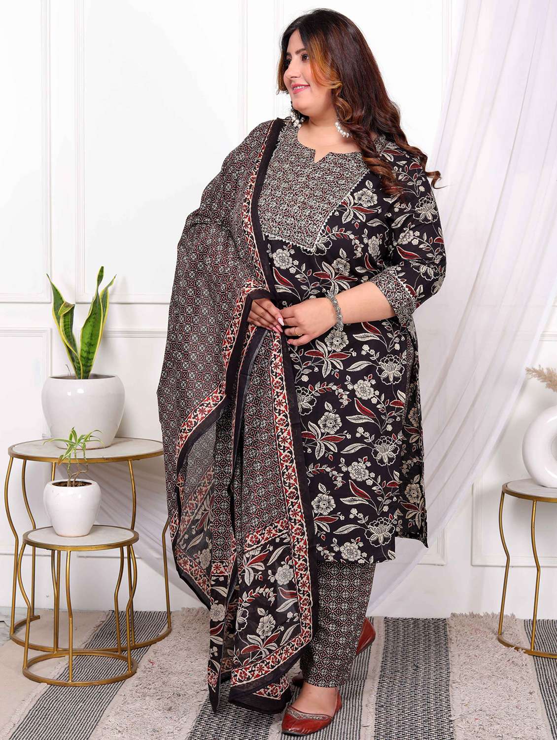 women plus size floral three quarter sleeve kurta pant with dupatta set - 22285626 -  Standard Image - 1