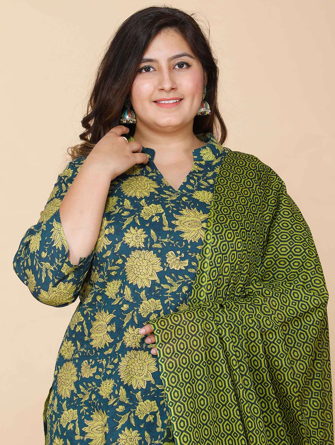 women plus size floral three quarter sleeve kurta sharara with dupatta set - 22285639 -  Standard Image - 4