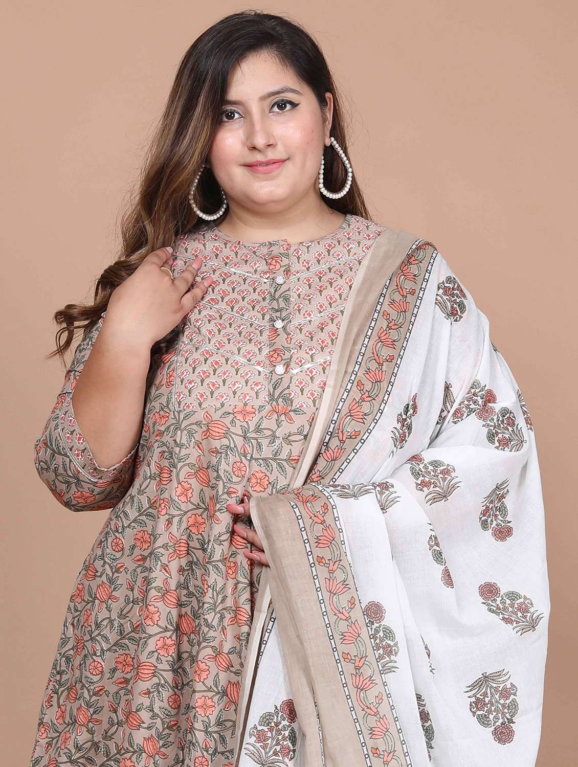 women plus size floral three quarter sleeve kurta with dupatta set - 22285652 -  Standard Image - 4