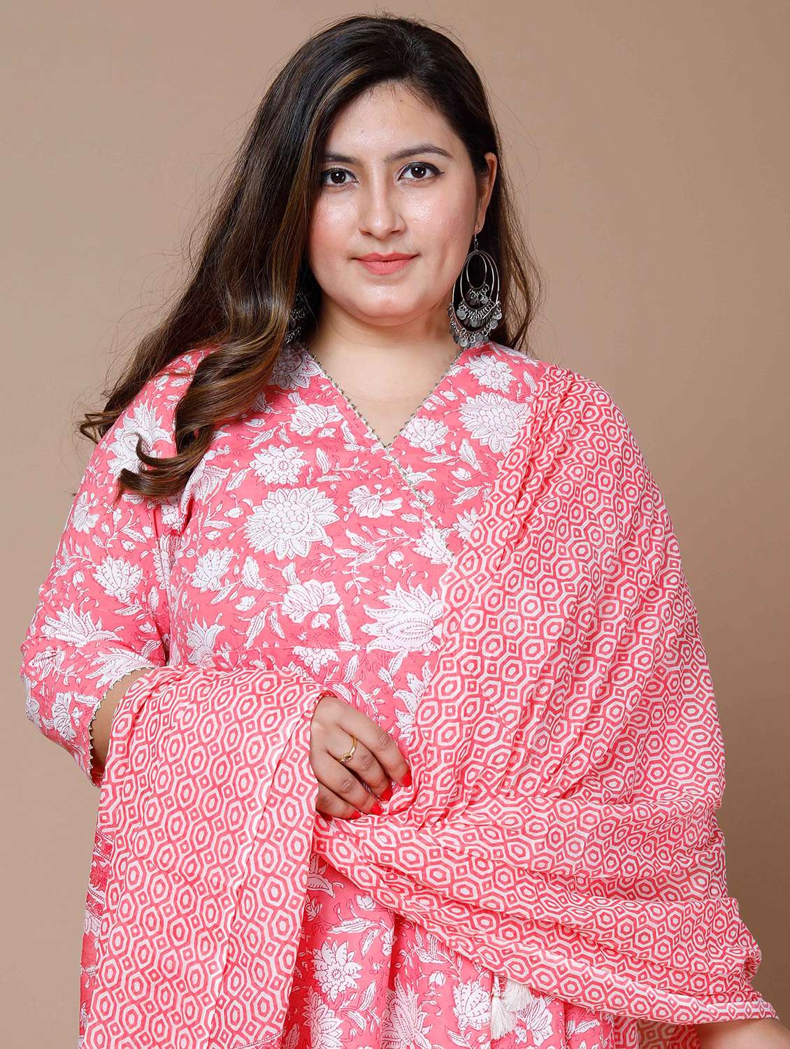 women plus size floral three quarter sleeve kurta with dupatta set - 22285662 -  Standard Image - 4