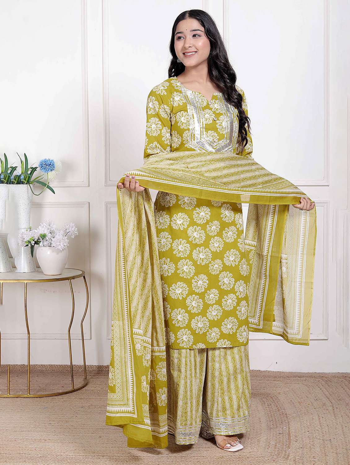 women floral three quarter sleeve kurta palazzo with dupatta set - 22285677 -  Standard Image - 1