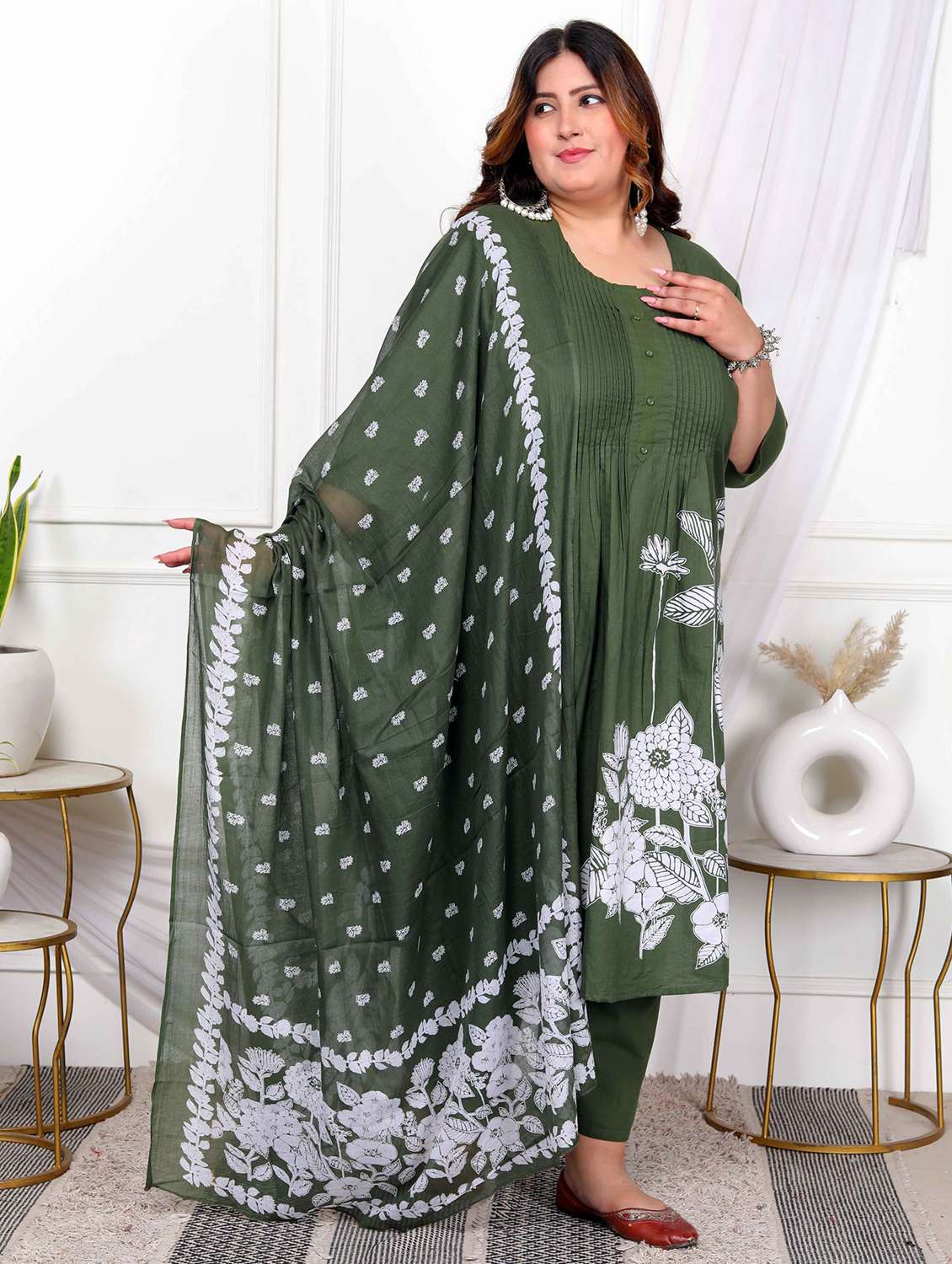 women plus size floral three quarter sleeve kurta pant with dupatta set - 22285697 -  Standard Image - 1