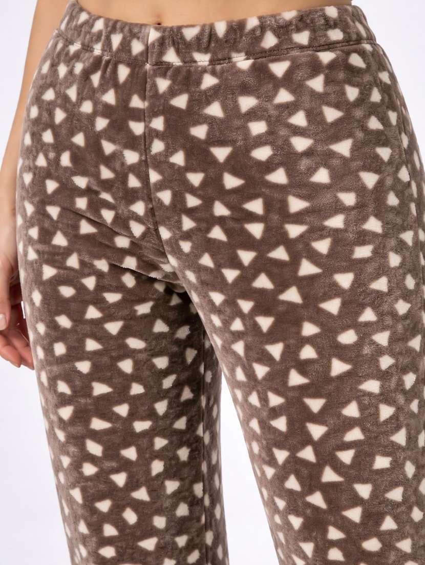 women printed mid rise fleece pajama - 22285923 -  Standard Image - 4