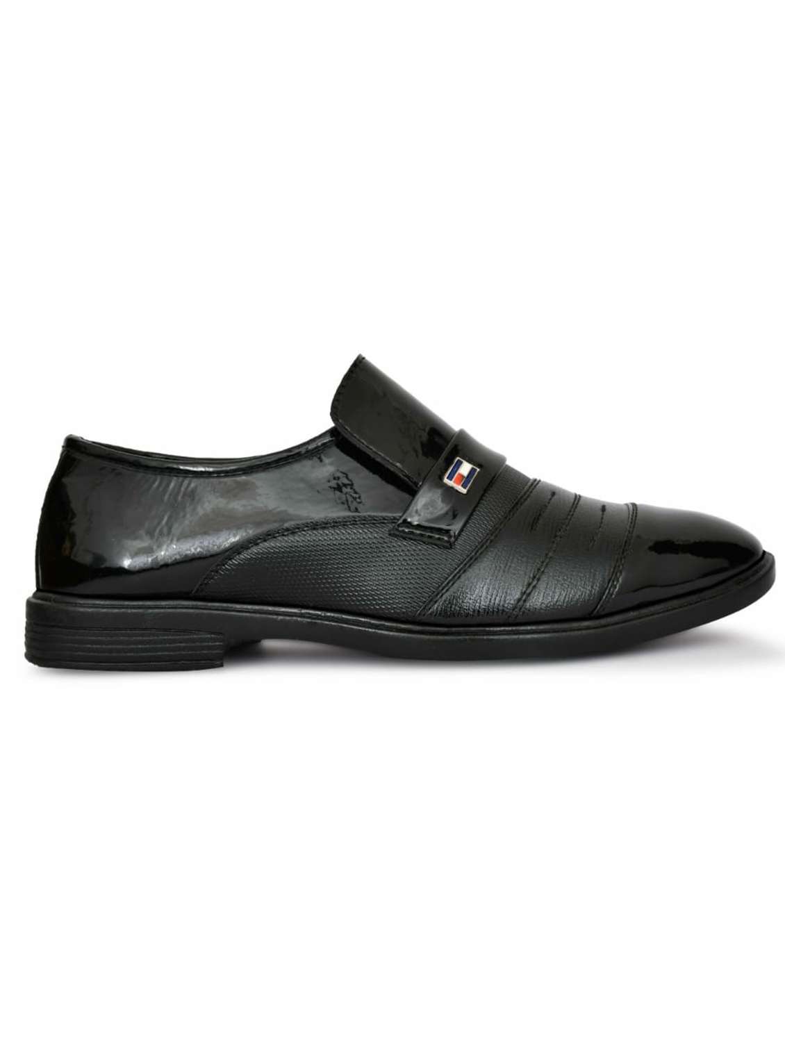 men black soild slip on formal shoes - 22285935 -  Standard Image - 4