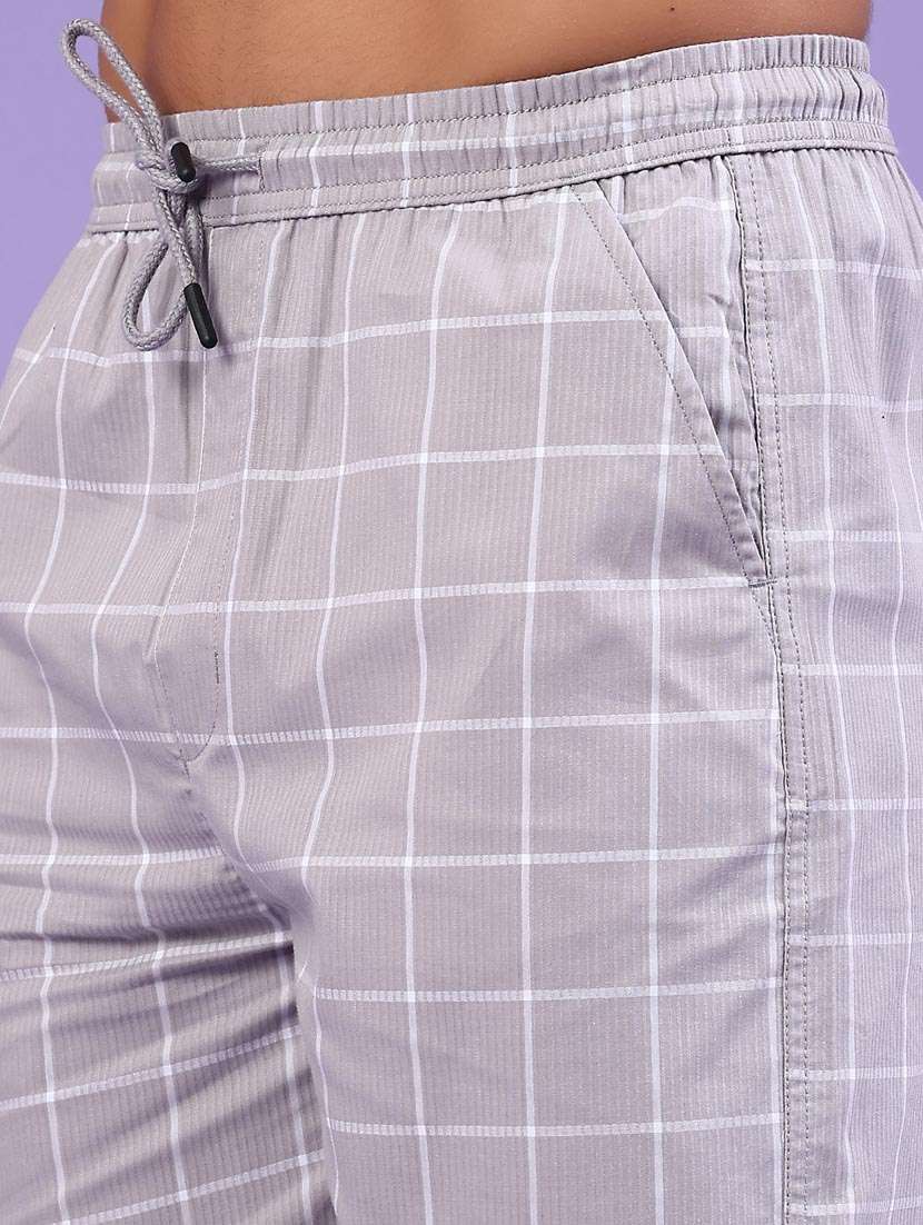 men checkered mid rise regular fit bermuda shorts - 22286110 -  Standard Image - 1