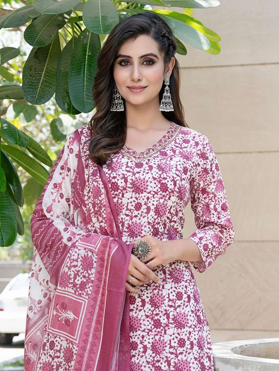women printed three quarter sleeve kurta pant with dupatta set - 22286488 -  Standard Image - 4