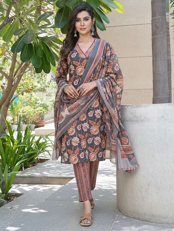 women printed three quarter sleeve kurta pant with dupatta set - 22286493 -  Standard Image - 1