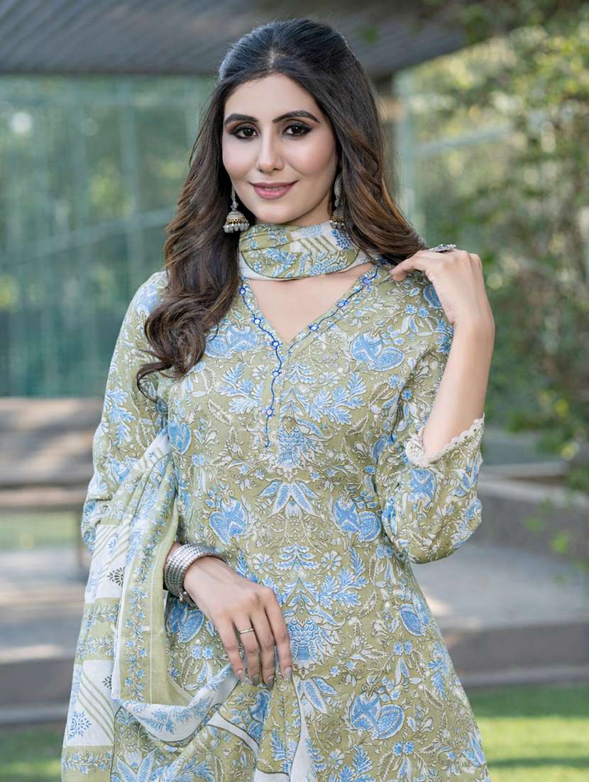 women printed three quarter sleeve kurta pant with dupatta set - 22286495 -  Standard Image - 4