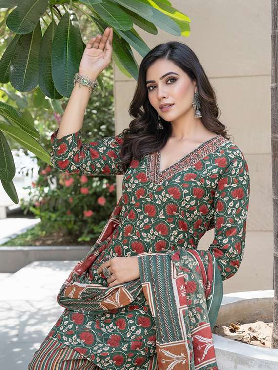 women printed three quarter sleeve kurta pant with dupatta set - 22286497 -  Standard Image - 4