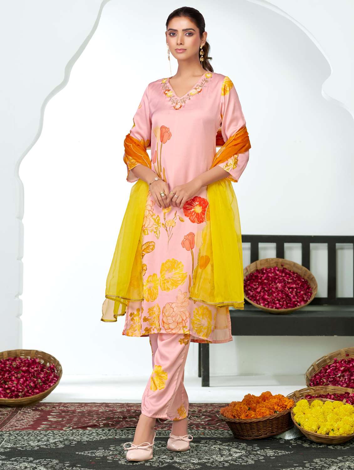 women floral three quarter sleeve kurta pant with dupatta set - 22286522 -  Standard Image - 1