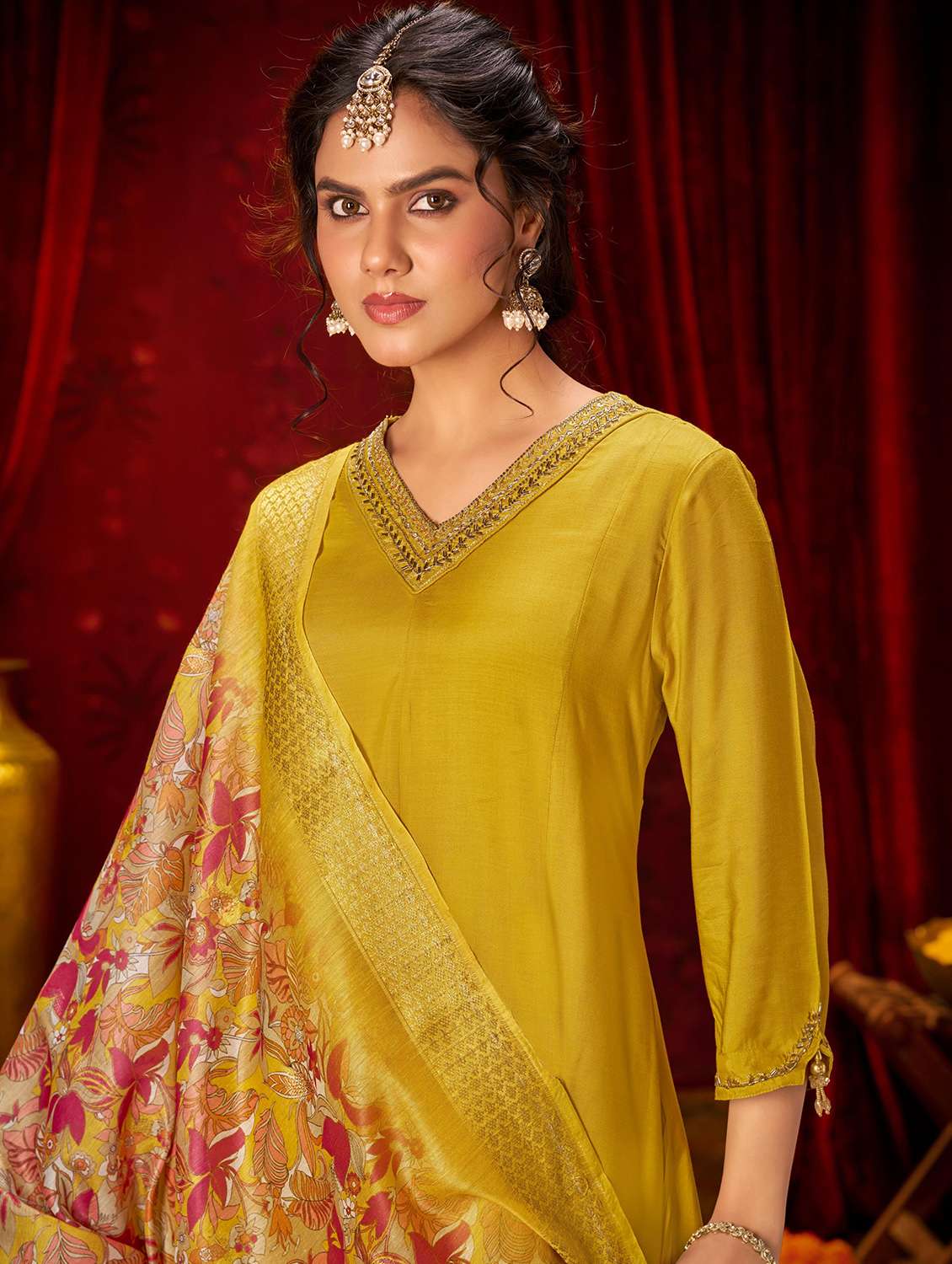 women solid three quarter sleeve kurta pant with dupatta set - 22286541 -  Standard Image - 4