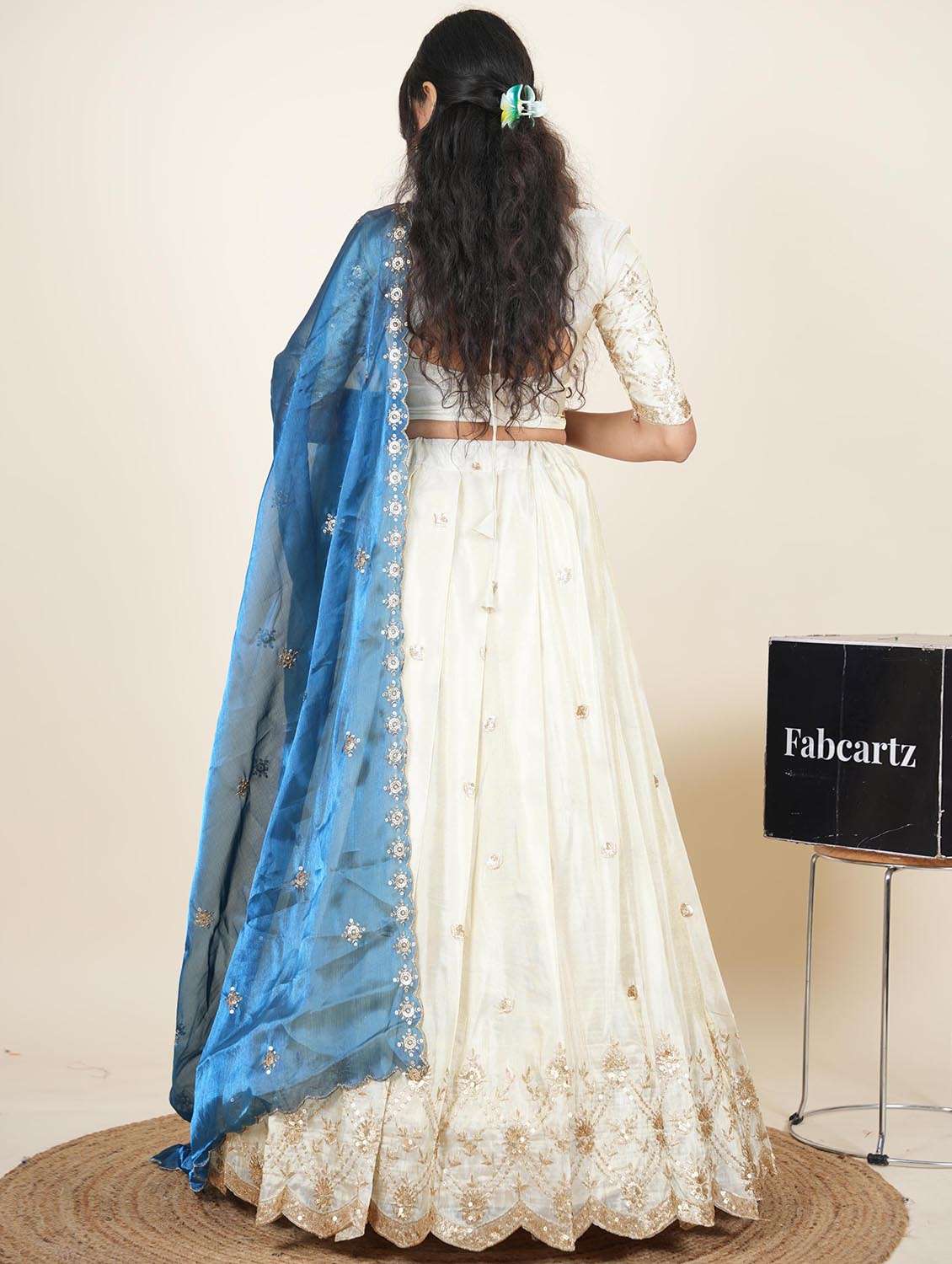 women solid with work semi-stitched flared lehenga - 22287098 -  Standard Image - 4