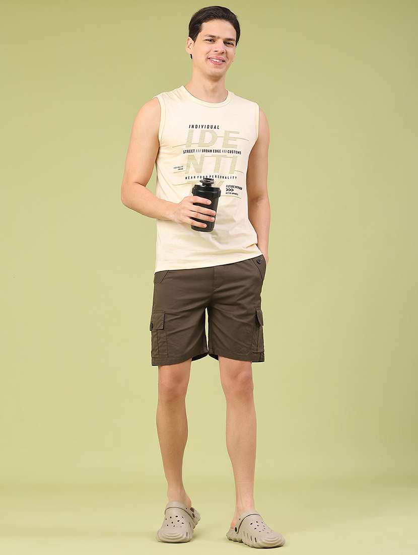 men solid mid rise regular fit cargo shorts - 22287383 -  Standard Image - 4