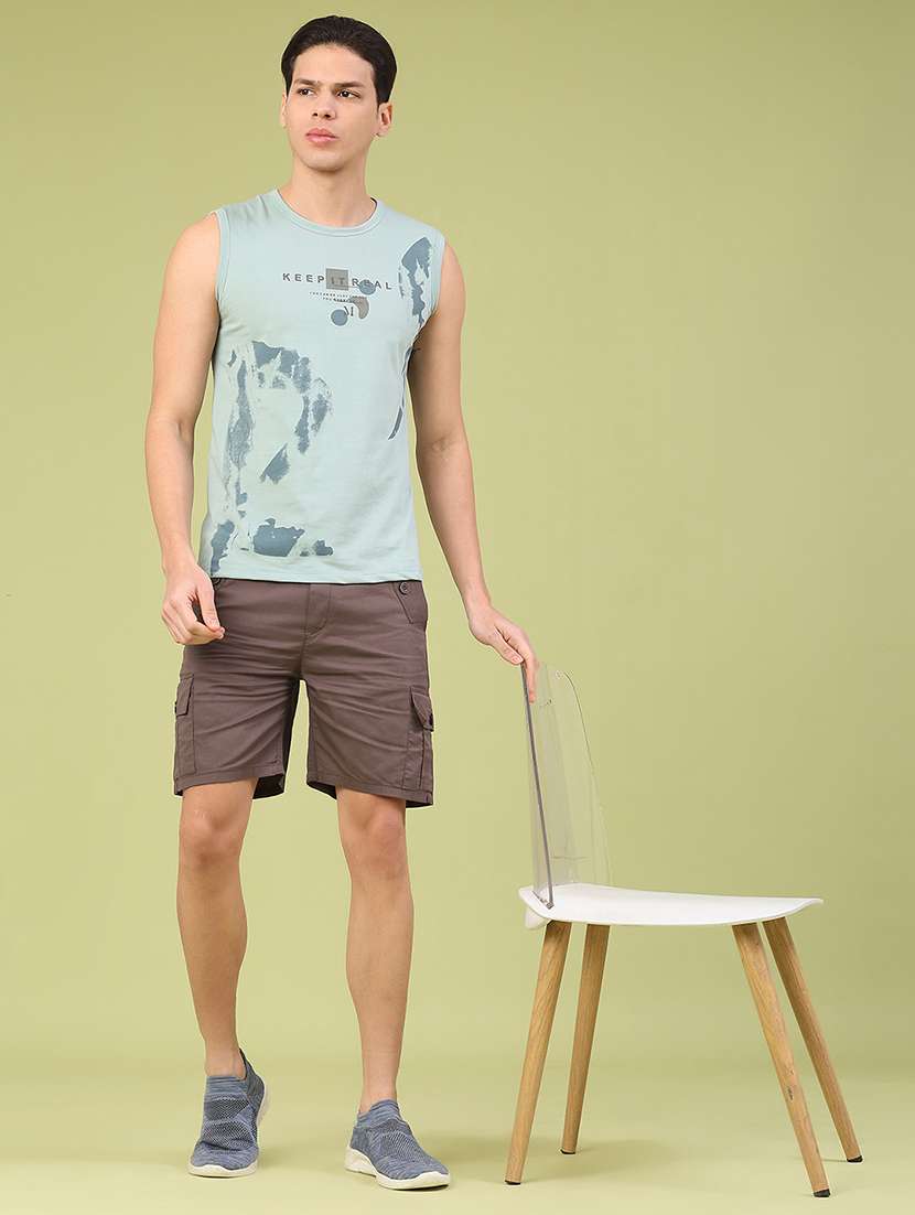 men solid mid rise regular fit cargo shorts - 22287386 -  Standard Image - 4