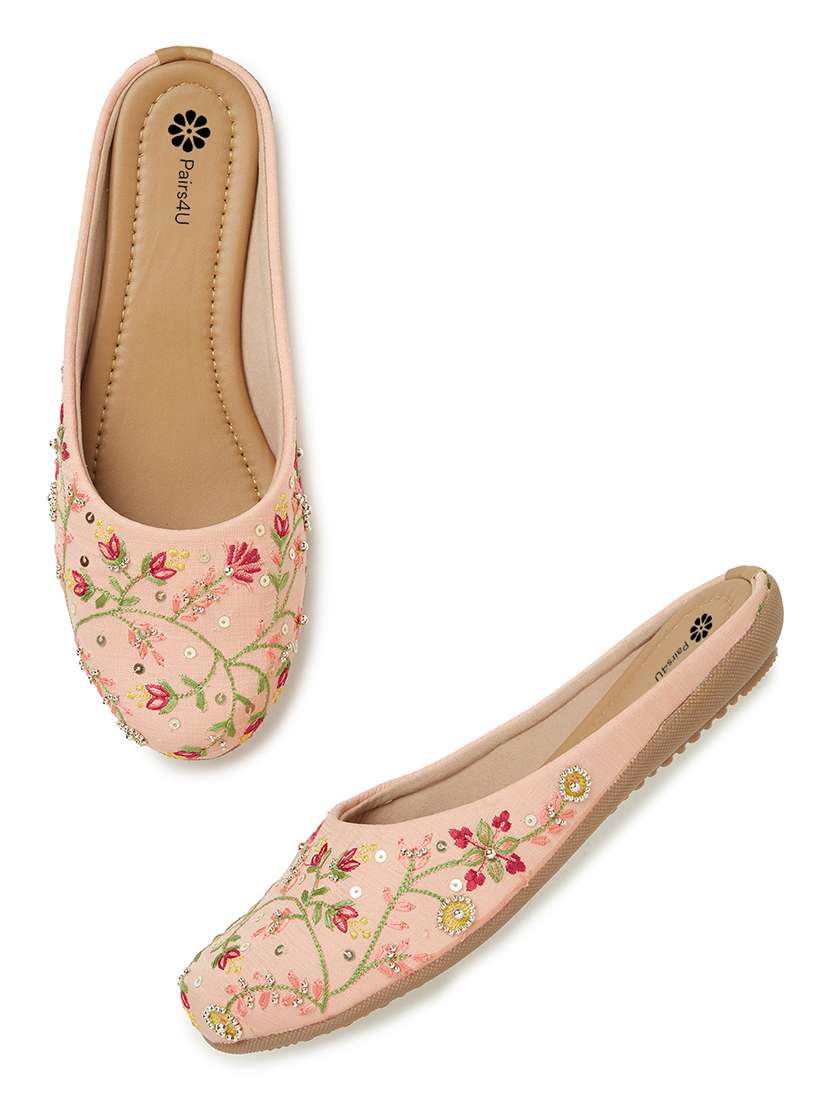 women embroiderd slip on mojari - 22288666 -  Standard Image - 1