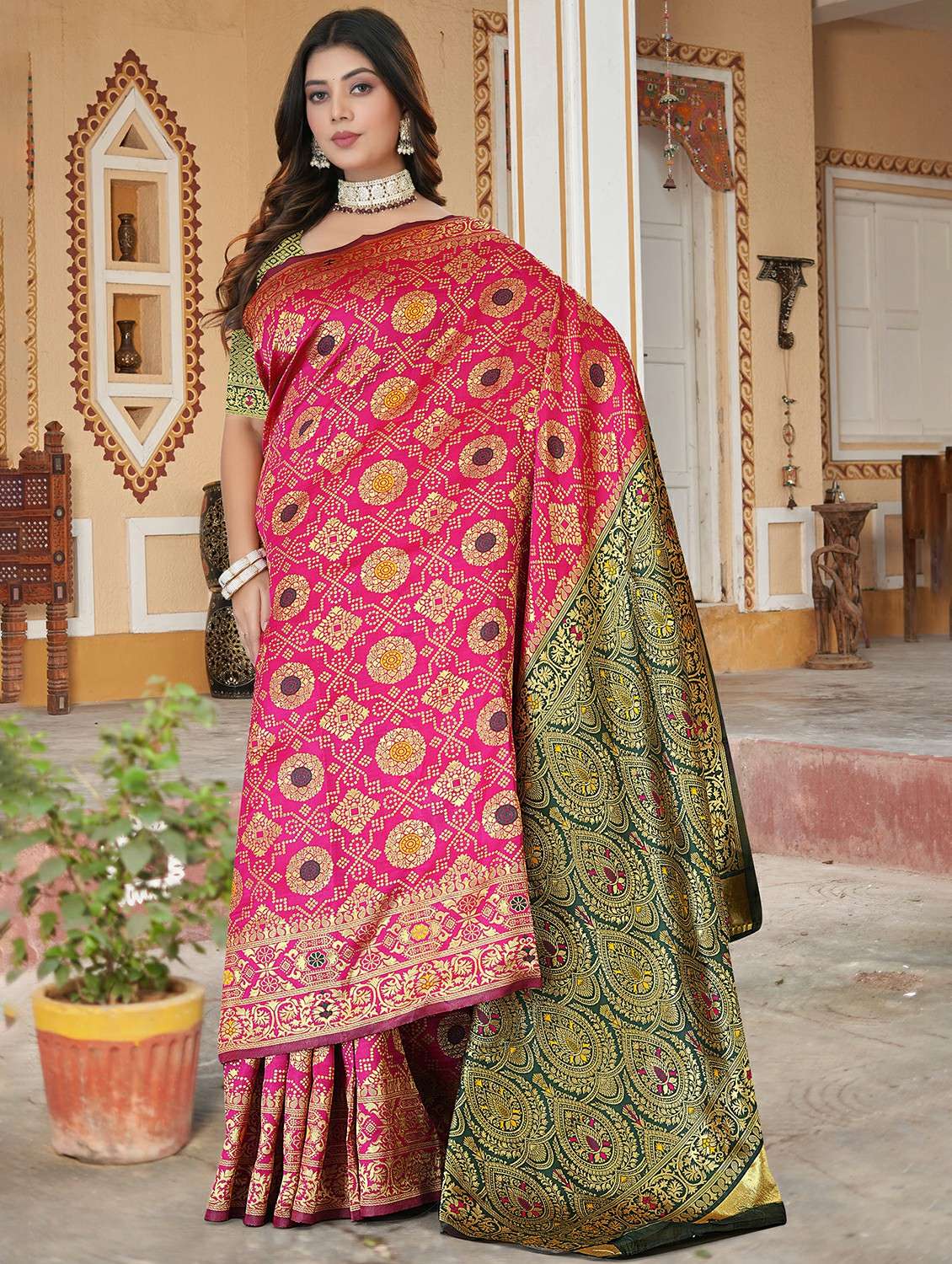 Women Self Design Banarasi Saree With Blouse - 22289198 -  Standard Image - 1