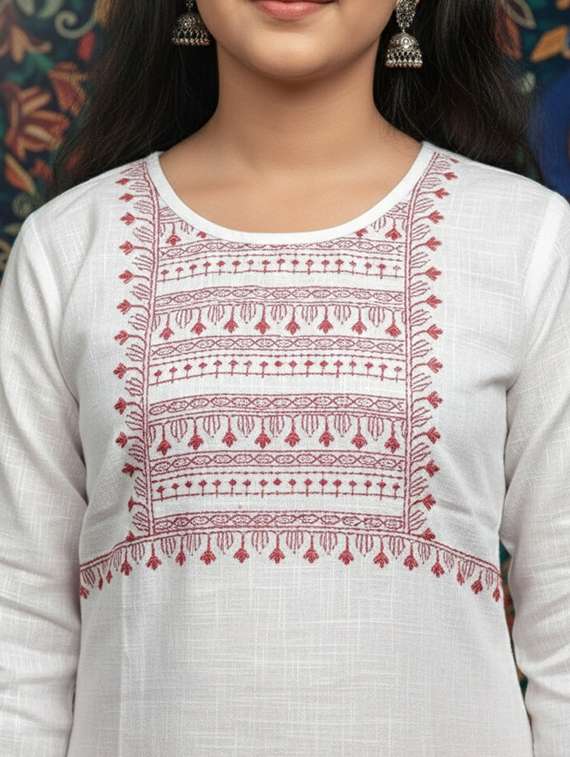 girls three quarter sleeve straight kurta - 22289322 -  Standard Image - 4