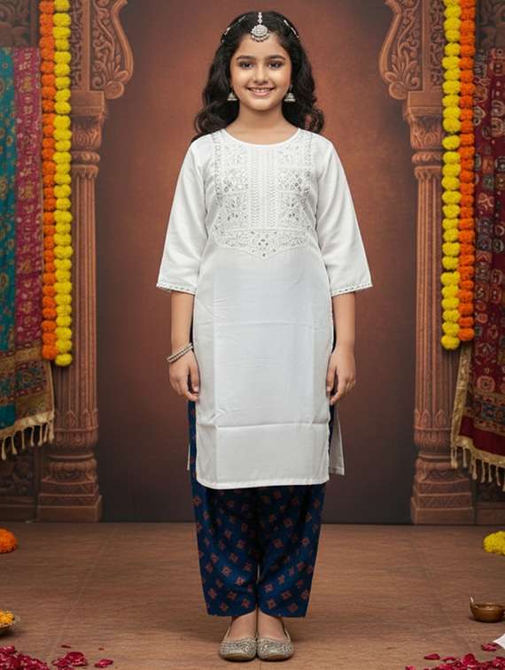 girls three quarter sleeve straight kurta