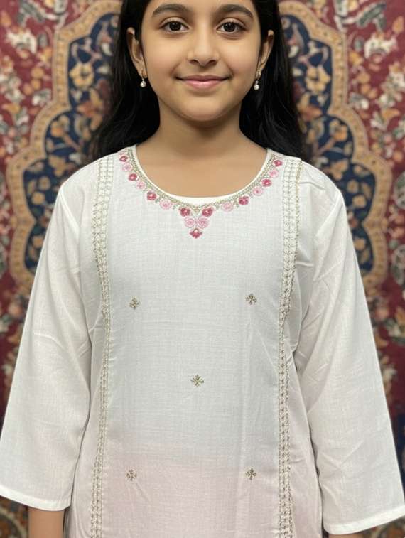 girls three quarter sleeve straight kurta - 22289346 -  Standard Image - 4