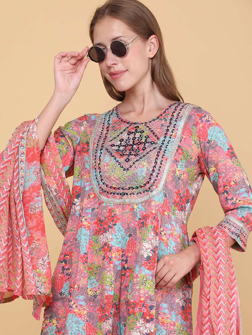 Women Printed Three Quarter Sleeve Kurta Sharara With Dupatta Set - 22290177 -  Standard Image - 1