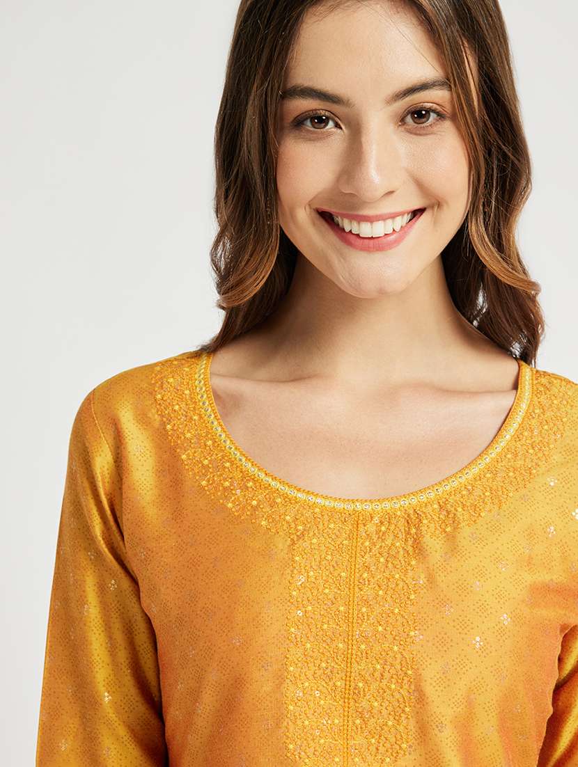 women printed three quarter sleeve a-line kurta - 22290493 -  Standard Image - 4