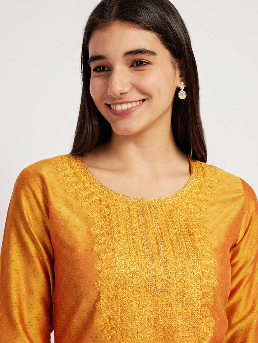 women printed three quarter sleeve a-line kurta - 22290494 -  Standard Image - 4