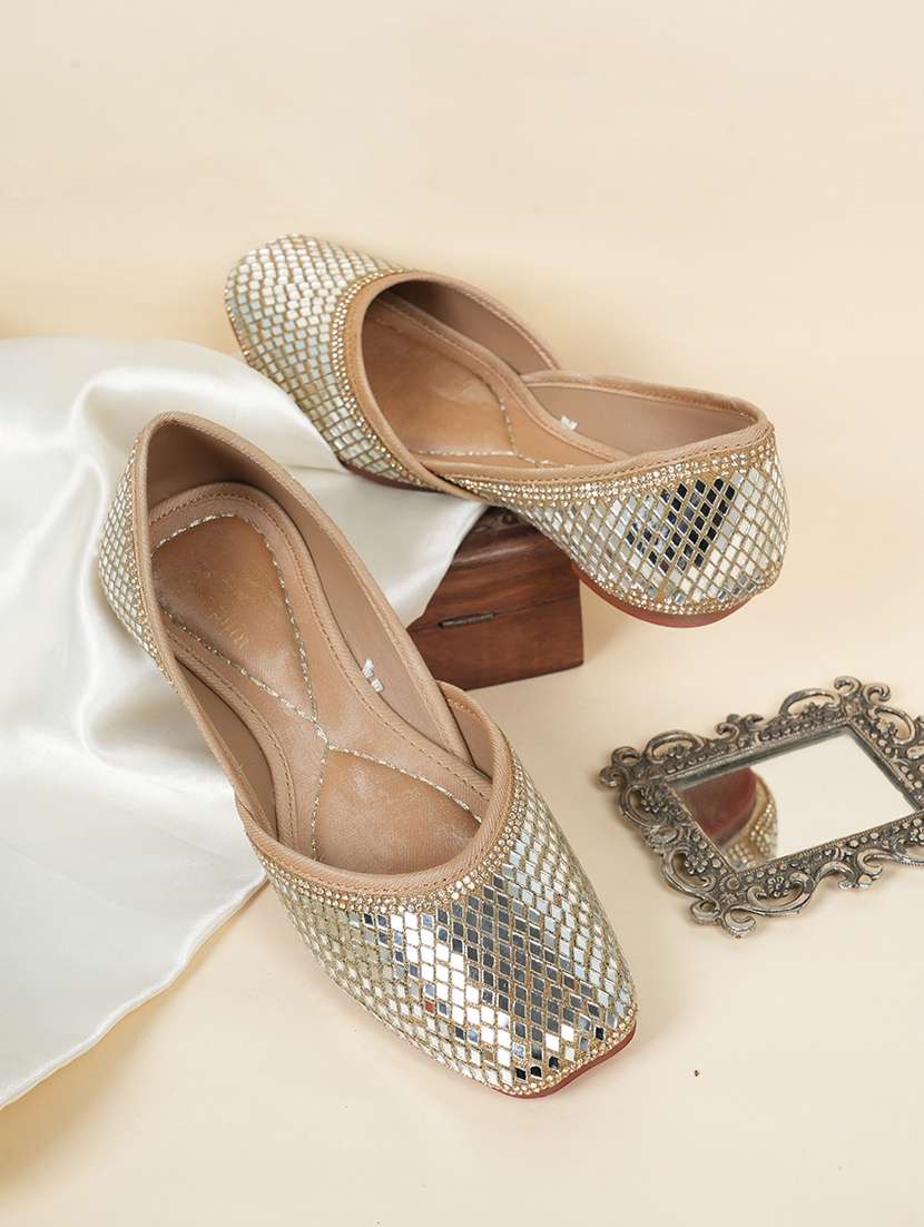 women embellished slip on jutis