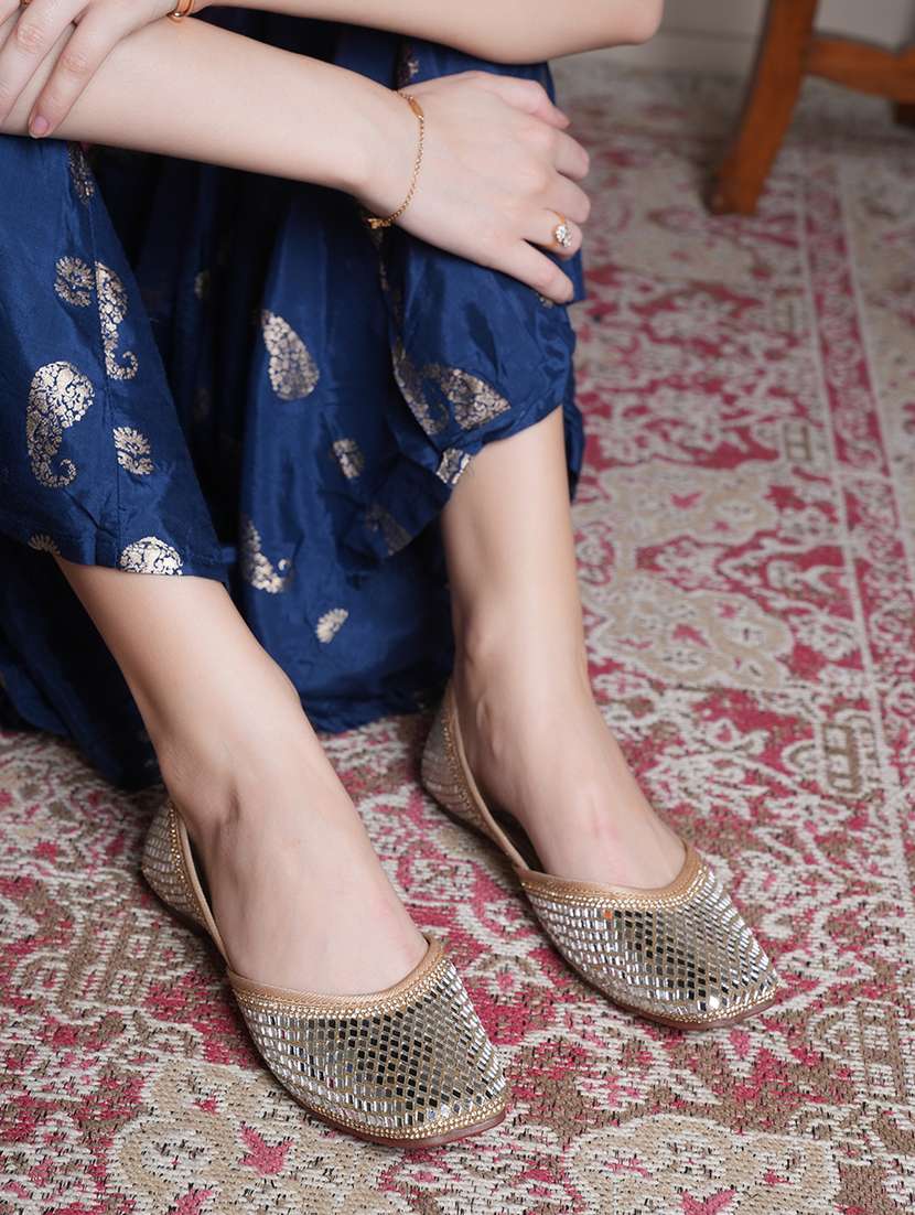 women embellished slip on jutis - 22292186 -  Standard Image - 1