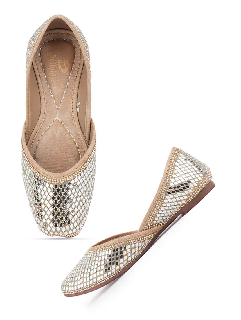 women embellished slip on jutis - 22292186 -  Standard Image - 4