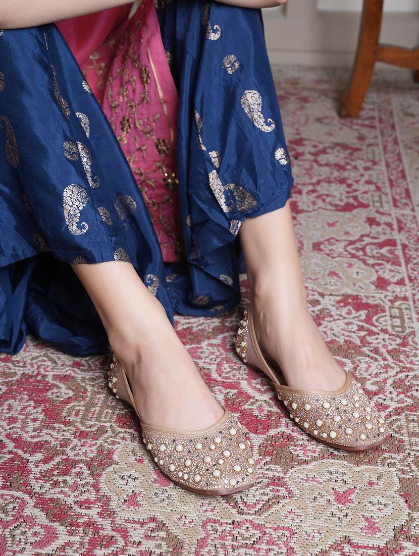 women embellished slip on jutis - 22292187 -  Standard Image - 1