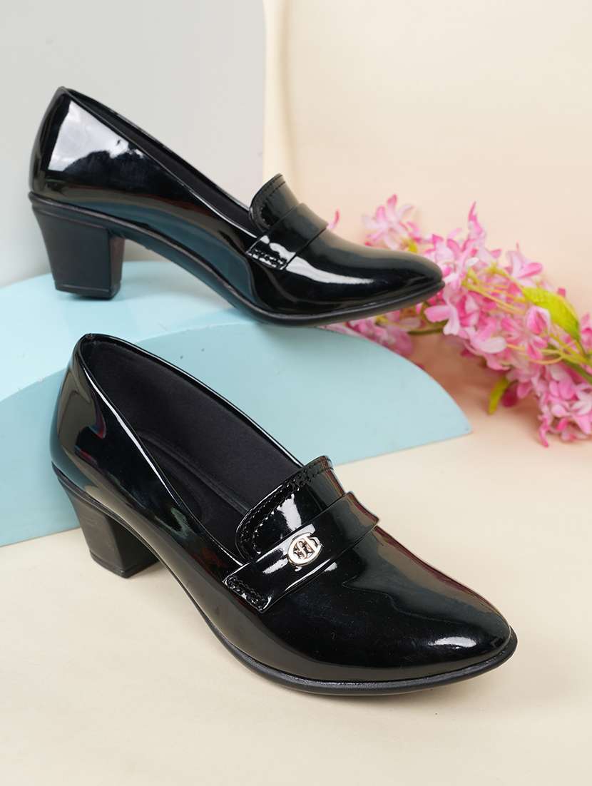women solid slip on pump