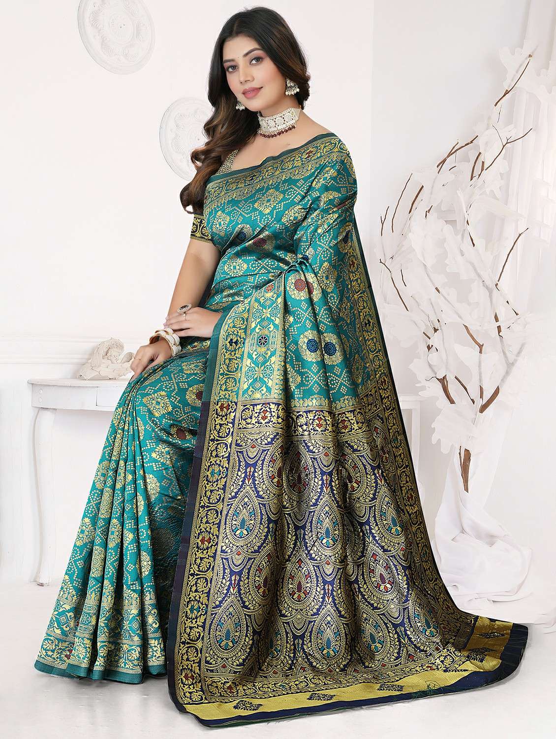 women self design banarasi saree with blouse - 22292569 -  Standard Image - 1