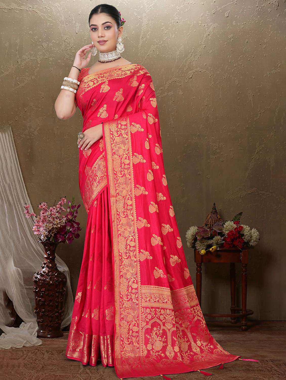 women self design banarasi saree with blouse