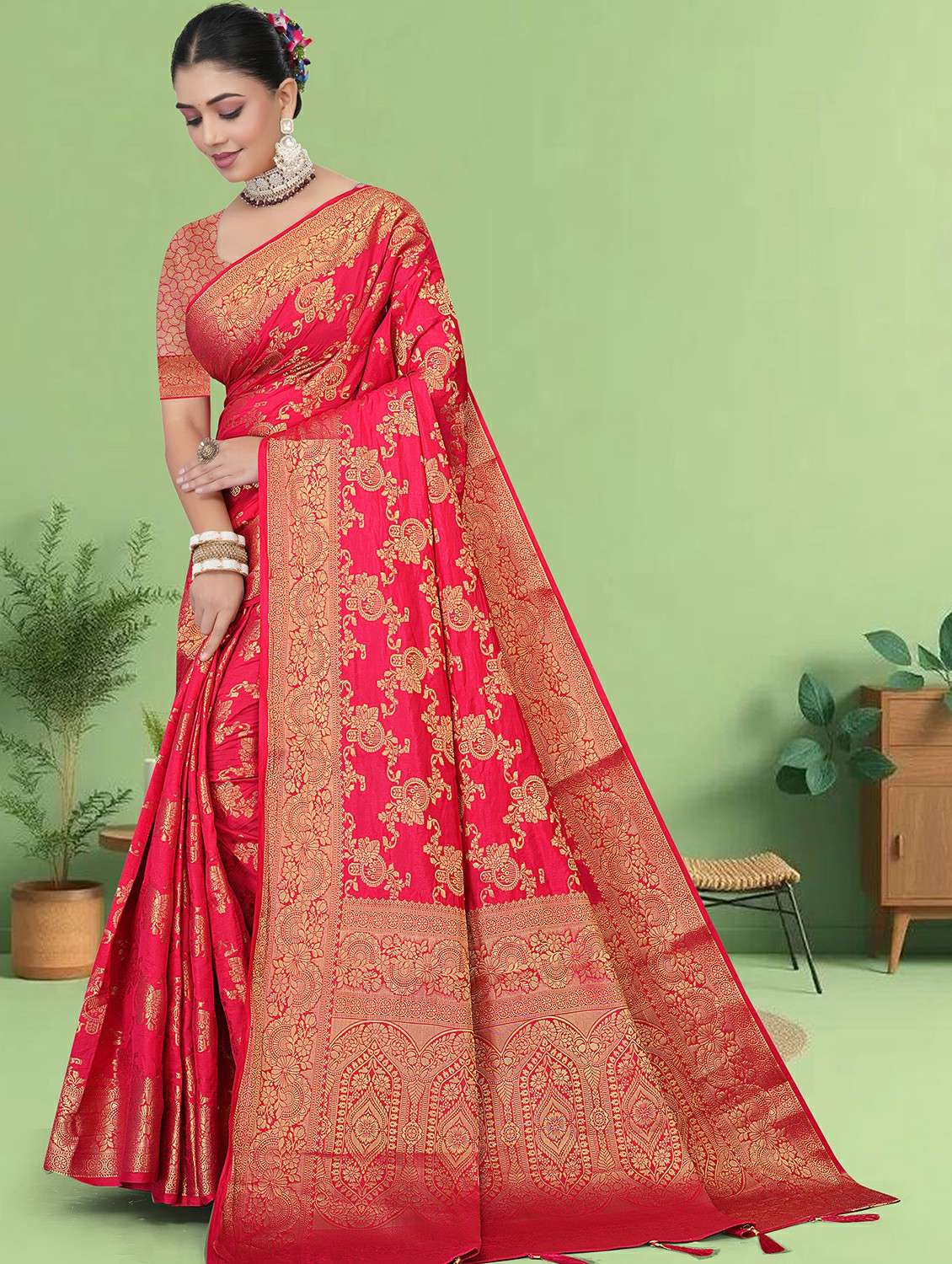 women self design banarasi saree with blouse