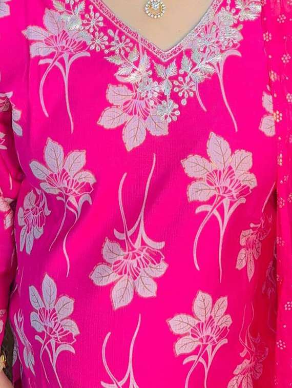 women floral three quarter sleeve kurta pant with dupatta set - 22292626 -  Standard Image - 4