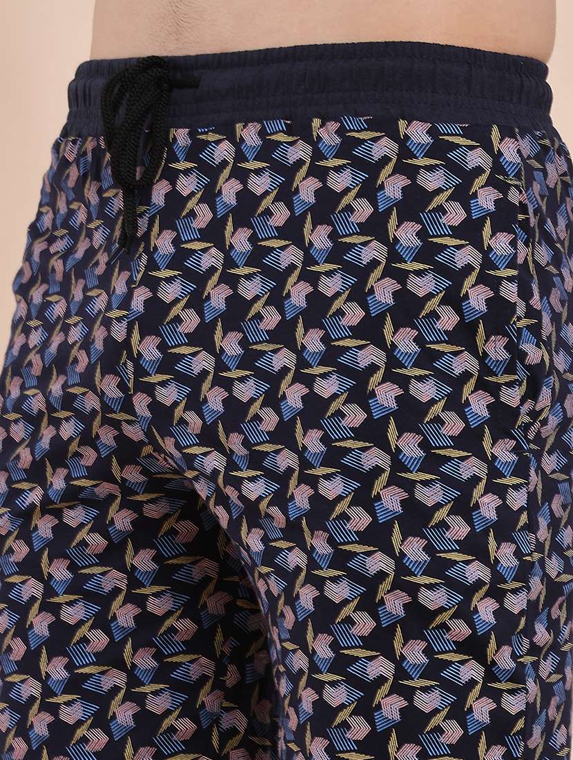 men printed mid rise regular fit shorts - 22293765 -  Standard Image - 1