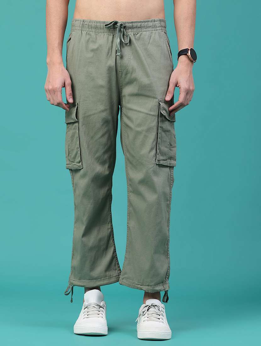 men solid mid rise regular fit cargo 