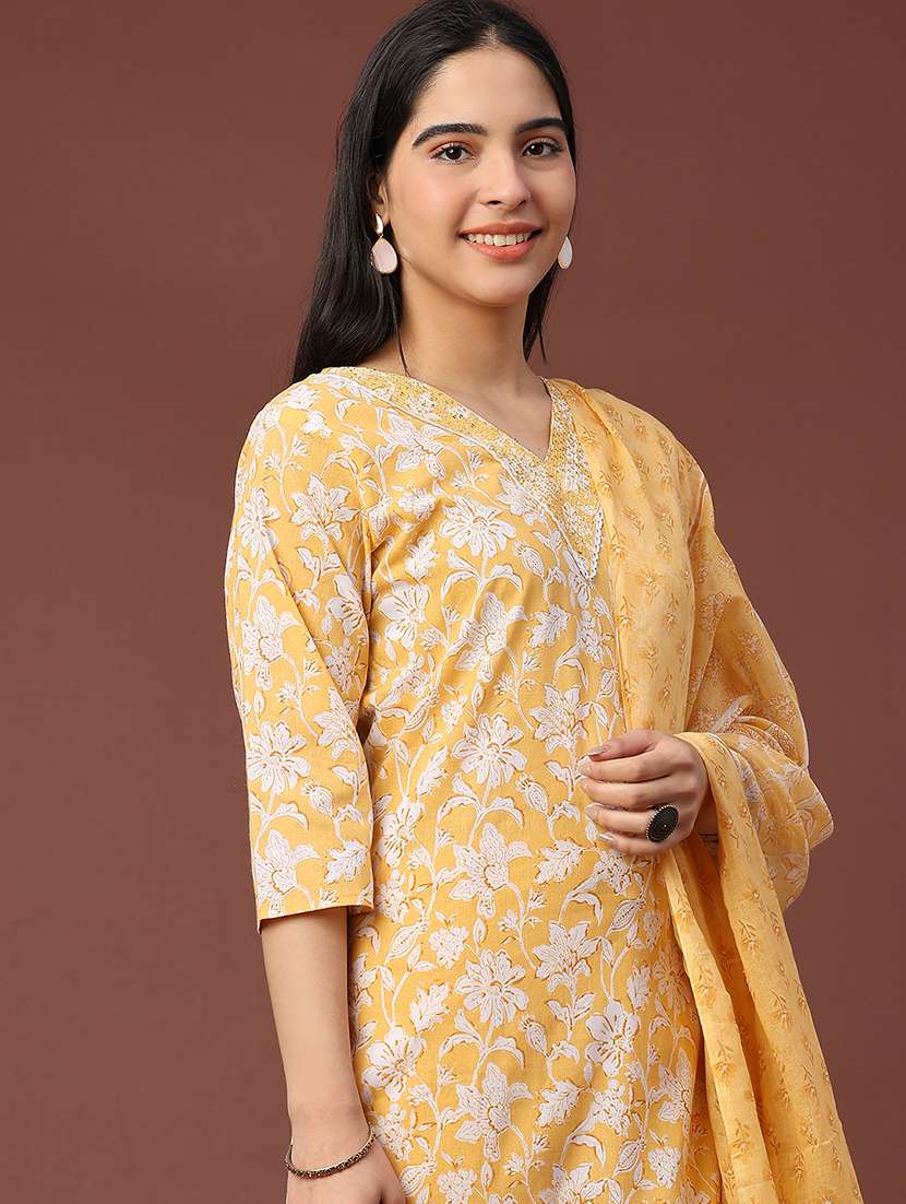 women printed three quarter sleeve kurta pant with dupatta set - 22294157 -  Standard Image - 1