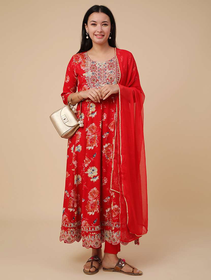 women embroidered three quarter sleeve kurta pant with dupatta set