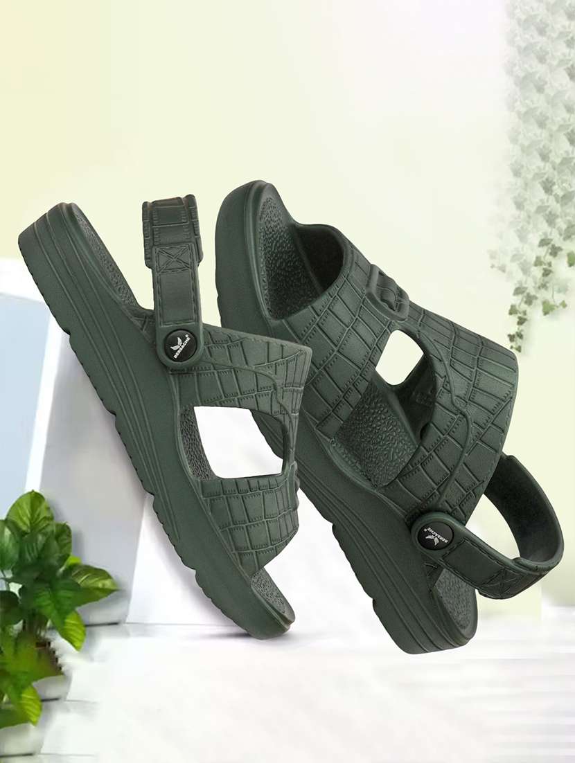 men textured slip on slider