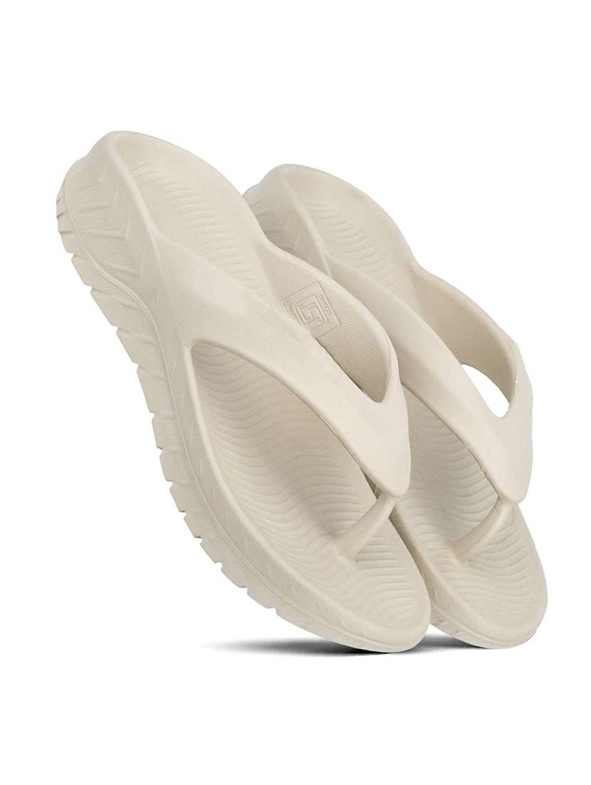 men solid toe seperator slipper - 22294294 -  Standard Image - 1